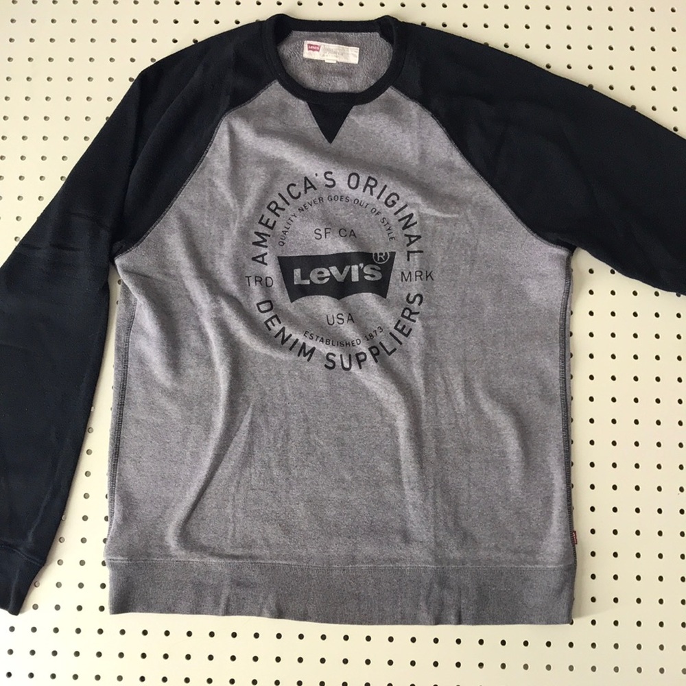 Levi’s long sleeve